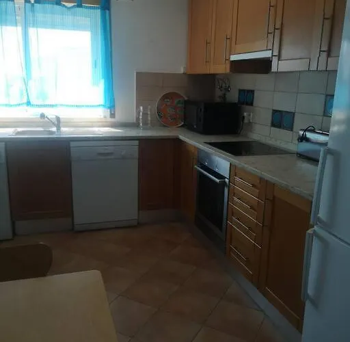 T3 Em Apartamento *